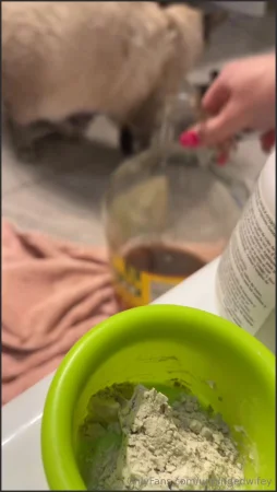 unhingedwifey porn fart Onlyfans video 080424 34 ( 62.2 MB )