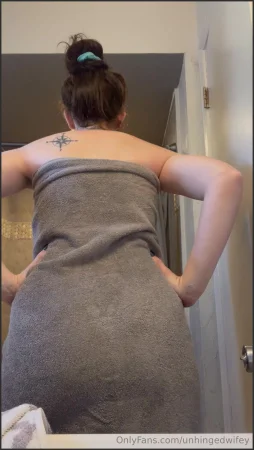 unhingedwifey porn fart Onlyfans video 080424 102 ( 13.6 MB )