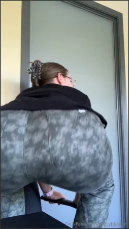 bettyblaster fart porn video 200924 21 ( 7.1 MB )