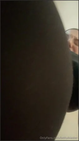 bettyblaster fart porn video 200924 20 ( 7.2 MB )