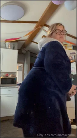 mamacourtie fart porn video 1316991311 3517549682 ( 8.1 MB )