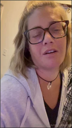 mamacourtie fart porn video 1223508177 3445765097 ( 6.4 MB )