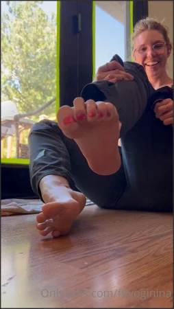 fityoginina a lil video teaser for your enjoyment 2527138879 ( 31.0 MB )