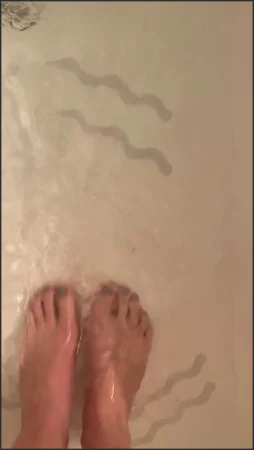 fityoginina playful shower splashing after a hard double workout 129607147 ( 139.2 MB )