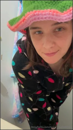 tinke rbelle9263 its so cold but my farts in this onesie keep me warm 3164241321 ( 36.9 MB )