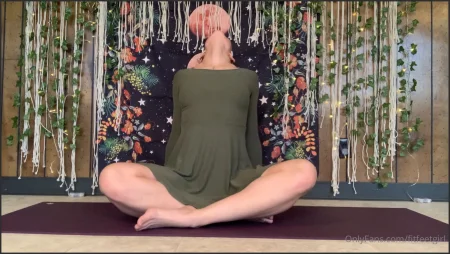 fityoginina heres a preview of my heart chakra meditation i actually 1400079517 ( 261.6 MB )