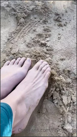 fityoginina just a lil up close vid of my feet feeling the sensations 2260532900 ( 16.3 MB )