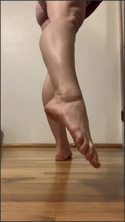 fityoginina i love moving my feet and ankles in ways that tease you a h 128170291 ( 143.4 MB )