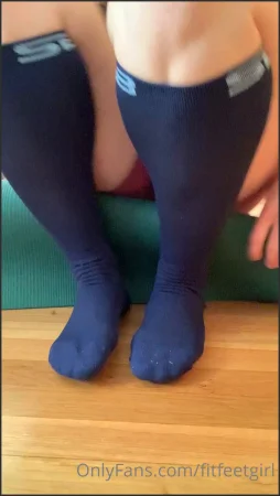 fityoginina so my video was bombed by my neighbors being really loud o 489448261 ( 232.0 MB )