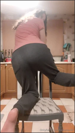 lornaloo91 squeezing them cheeks together for the last guff 3512701835 ( 11.6 MB )