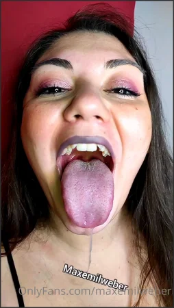 maxemilweber 2 minutes of tongue with my new gray lipstick 2107823607 ( 90.2 MB )