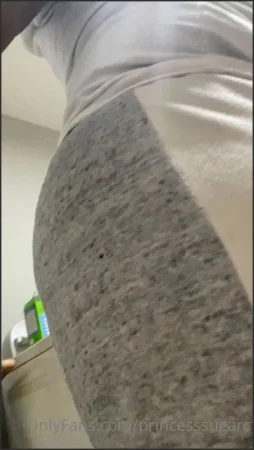 princesssugarc farting with no panties on 2944784845 ( 5.8 MB )