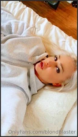 blondblaster imagine just being my fart boy stroking away to my gassy 2719035705 ( 95.9 MB )