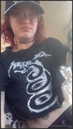 mistresspleasure absolutely insane long stinky fart i was holding in 3257481007 ( 9.0 MB )