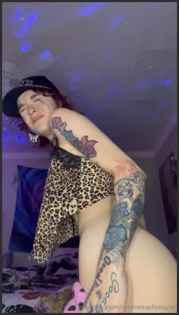mistresspleasure bare booty farts are so sexy dont you agree 3276914470 ( 7.7 MB )
