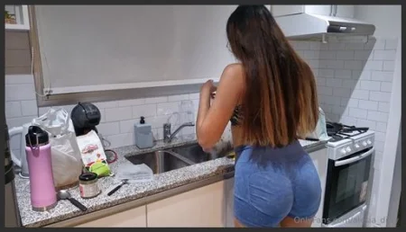 alesia dirty im in the kitchen doing what i do best farting long stin 3745605990 ( 210.6 MB )
