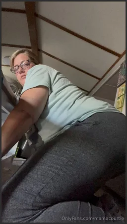 mamacourtie fart porno Onlyfans leaked video 1 ( 5.6 MB )