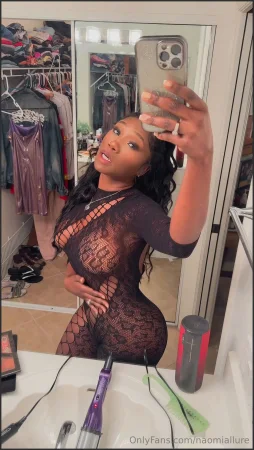 naomiallure happy new year 3145574991 ( 7.0 MB )